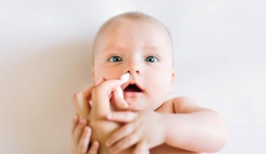 Como fazer a lavagem nasal em bebês?