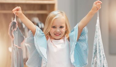 Como montar uma loja de roupas infantil? Confira guia completo