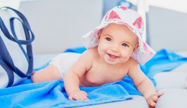 Cuidados com o bebê no verão: dicas de como proteger seu bebê na estação mais quente do ano